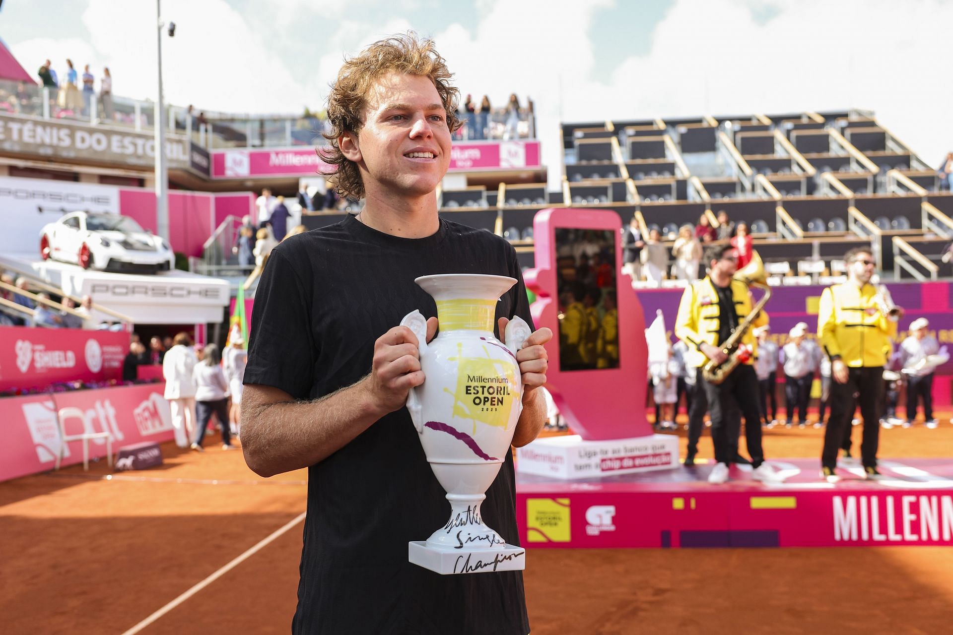 Michelsen in action at the Estoril Open 2025 - Source: Getty